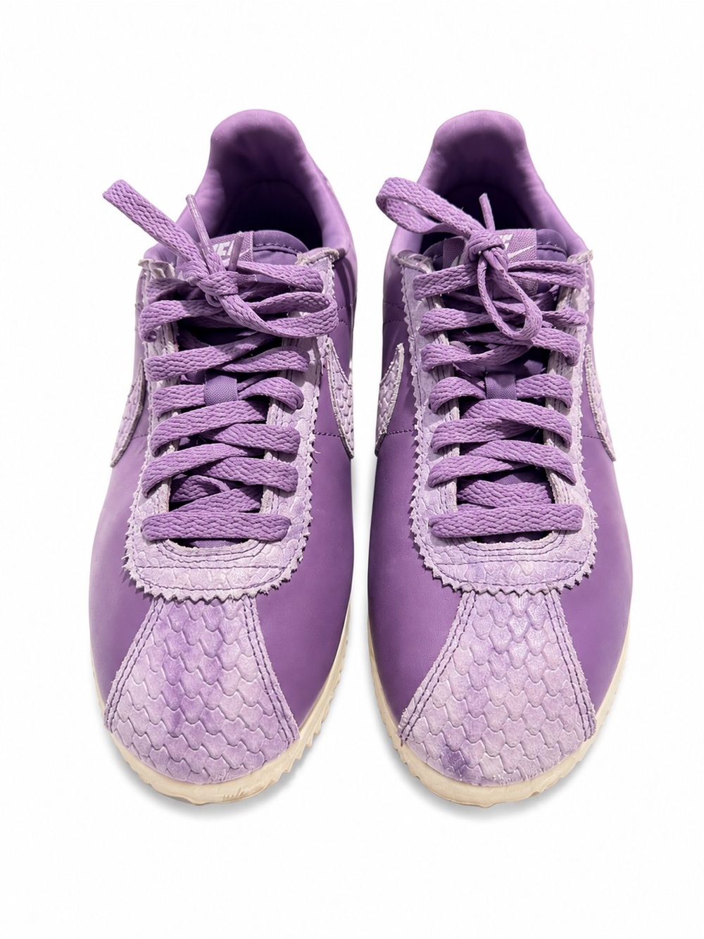 Women's Lavender Lace-Up Sneakers - Casual Comfort